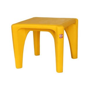 میز و صندلی باید ابعاد مناسبی برای کودک داشته باشد تا کودک بتواند انرژی مثبتی از بازی با آن بگیرد. 